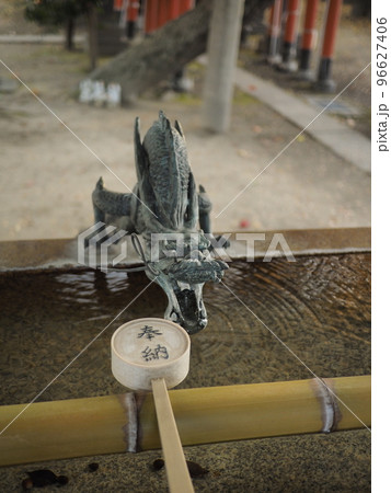 八坂神社 手水舎(大阪府大阪市) 八坂神社 手水舎(大阪府大阪市) 96627406