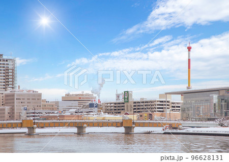 冬の万代の街並み (信濃川水上バスより)　2018年1月撮影 96628131