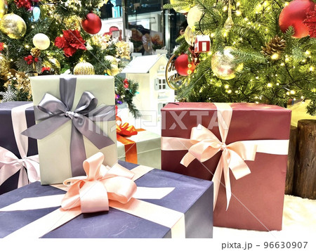 子供が楽しみにしているクリスマスギフト 子供が楽しみにしているクリスマスギフト 96630907