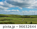 宗谷丘陵 牧場と風力発電所群（北海道） 96632644