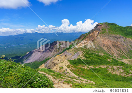 夏の磐梯山登山 入道雲 福島・百名山 夏の磐梯山登山 入道雲 福島・百名山 96632851