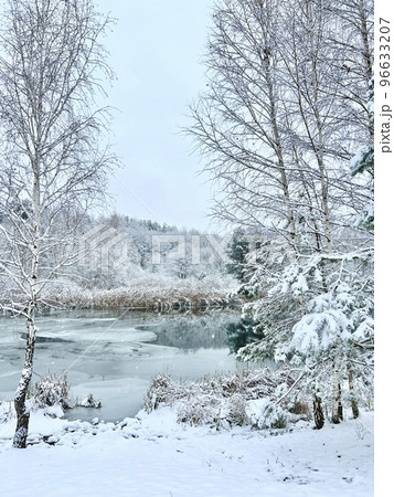 Winter landscape with the river in frosty day Winter landscape with the river in frosty day 96633207