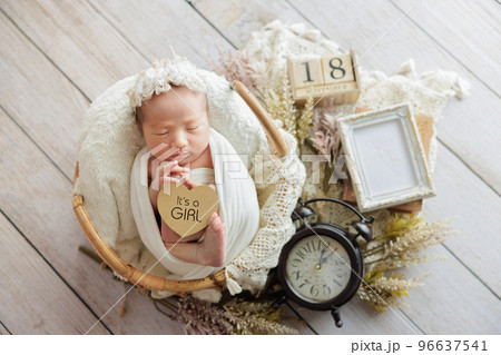 ニューボーンフォト 96637541