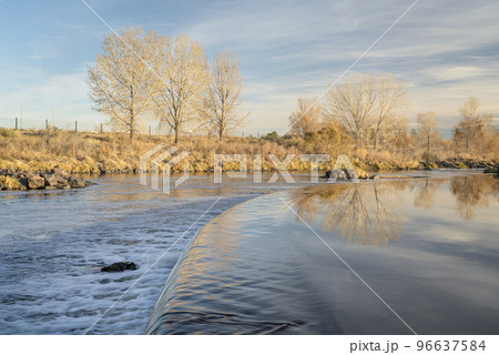dam on the South Platte River 96637584