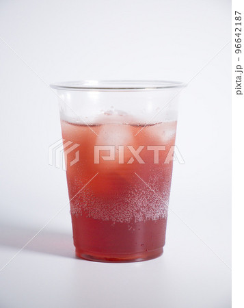炭酸 ぶどうジュース プラスチックカップ 炭酸 ぶどうジュース プラスチックカップ 96642187