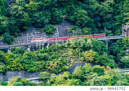 静岡県 大井川鐵道井川線　～アプト式区間を行く列車～ 96642782