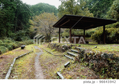 宿谷の滝の上にある滝上公園と四阿/埼玉県入間郡毛呂山町 宿谷の滝の上にある滝上公園と四阿/埼玉県入間郡毛呂山町 96643942