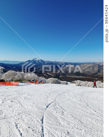 スキー場から見た磐梯山 スキー場から見た磐梯山 96645424