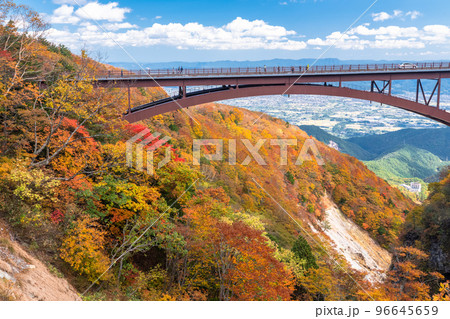 《福島県》不動沢橋・つばくろ谷の紅葉 96645659