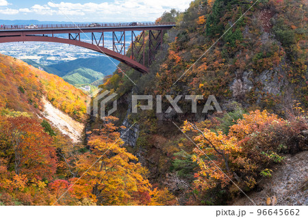 《福島県》不動沢橋・つばくろ谷の紅葉 96645662