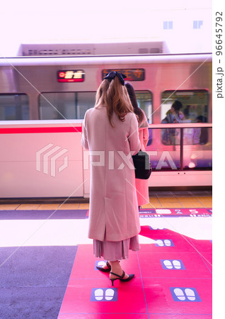 【京都府】3月・京阪本線の淀駅 【京都府】3月・京阪本線の淀駅 96645792