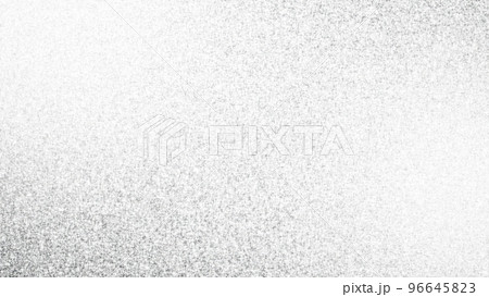 キラキラと輝く銀色のラメの背景素材。 96645823