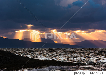青森県下北半島、日没の仏ヶ浦・日本 96645921