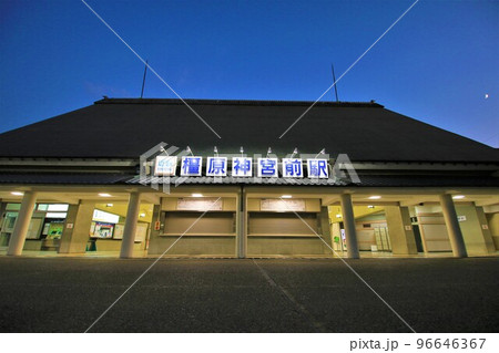 夜の橿原神宮前駅 96646367