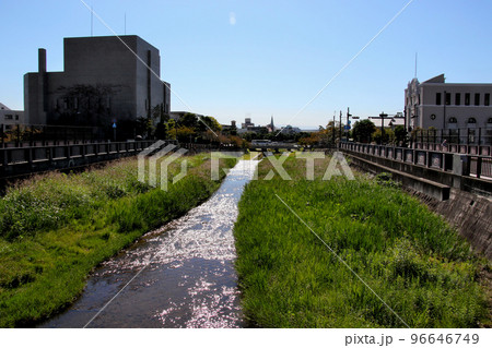 芦屋市 大正橋界隈から芦屋川下流を望む 左にルナホール 右に芦屋仏教会館が見える 芦屋市 大正橋界隈から芦屋川下流を望む 左にルナホール 右に芦屋仏教会館が見える 96646749