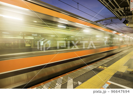 武蔵野線　205系　快速電車　西国分寺駅　ホーム 96647694