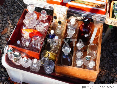 「骨董市・小瓶」 96649757