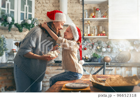 Cooking Christmas cookies Cooking Christmas cookies 96652318