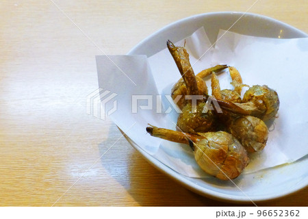 食べると芽が出ると縁起が良い！ポクポク美味しいクワイの唐揚げ 96652362