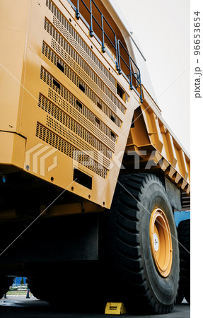 yellow mining truck. 96653654
