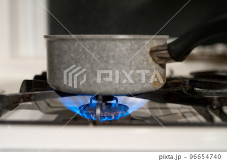 ガスコンロの炎 96654740