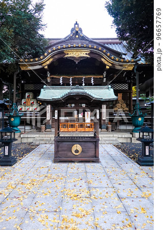 大岡越前ゆかりの豊川稲荷東京別院（東京都港区） 96657769