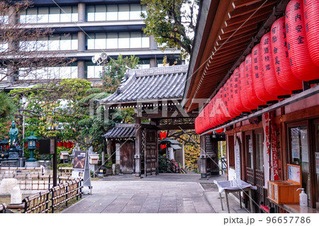 大岡越前ゆかりの豊川稲荷東京別院（東京都港区） 96657786