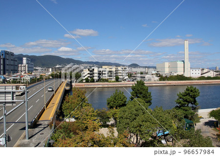 芦屋市　浜風大橋と芦屋市環境処理センターのごみ焼却施設 96657984