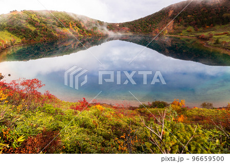 【福島県・磐梯吾妻スカイライン】一切経山トレッキング・コバルトブルーの五色沼と紅葉を見に行こう! 【福島県・磐梯吾妻スカイライン】一切経山トレッキング・コバルトブルーの五色沼と紅葉を見に行こう! 96659500