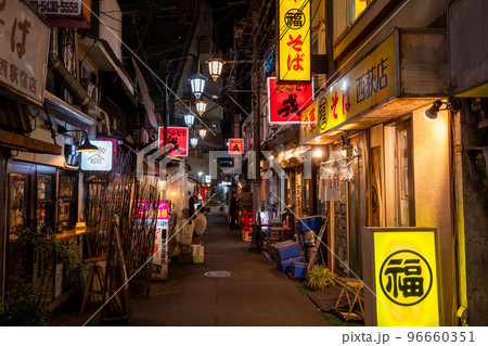 《東京都》西荻窪・飲み屋街 《東京都》西荻窪・飲み屋街 96660351