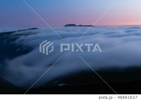 夕暮れの大雪山 96661637