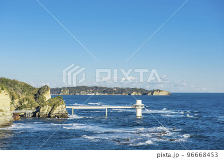 千葉県勝浦市　かつうら海中公園海中展望塔	 96668453