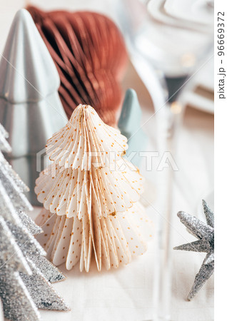 Christmas table settings Christmas table settings 96669372