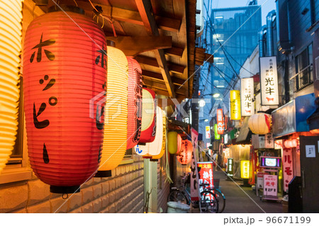 「東京都」昔ながらの飲み屋街・赤羽 96671199