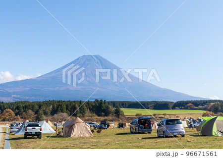 「静岡県」富士山とオートキャンプ場 96671561