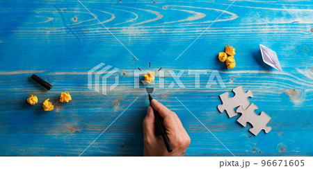 Conceptual image of brainstorming and innovation Conceptual image of brainstorming and innovation 96671605