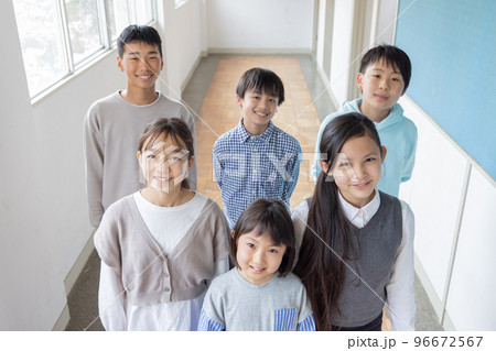 小学生,クラスメイト 96672567