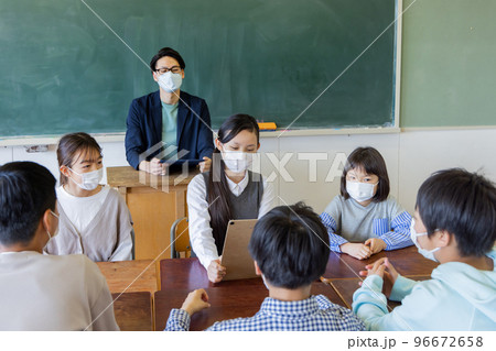 小学生イメージ 学級委員会 話合う テーマ 議題 いじめ 問題 小学生イメージ 学級委員会 話合う テーマ 議題 いじめ 問題 96672658