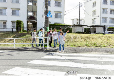 小学生　登校　下校　ルール　マナー 96672816