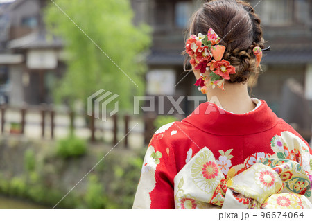 着物姿の女性 着物姿の女性 96674064