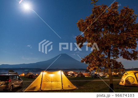 「静岡県」富士山が見えるオートキャンプ場・夜景 96674103