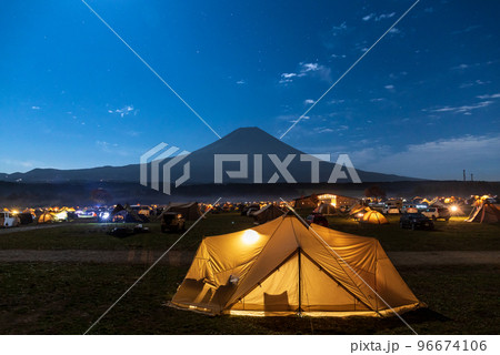 「静岡県」富士山が見えるオートキャンプ場・夜景 96674106