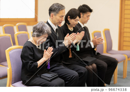 お葬式 96674338