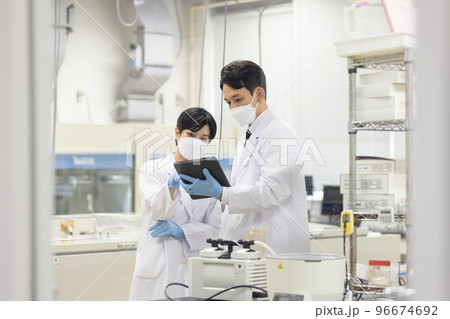 研究室 開発 実験室 臨床検査 バイオテクノロジー 新薬 研究室 開発 実験室 臨床検査 バイオテクノロジー 新薬 96674692