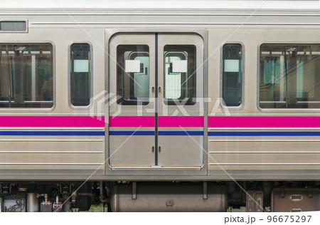 京王線　新宿行き　通勤　車体　車両基地　高幡不動駅ホーム　高幡不動検車区　高幡不動　各駅停車 96675297