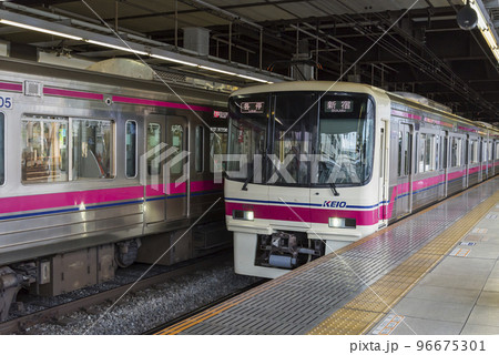 京王線　新宿行き　通勤　車体　車両基地　高幡不動駅ホーム　高幡不動検車区　高幡不動　各駅停車 96675301