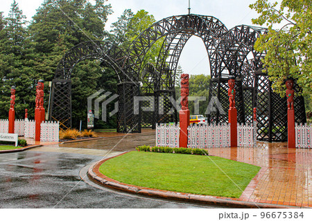 【ロトルア】ガバメントガーデン モニュメント 96675384