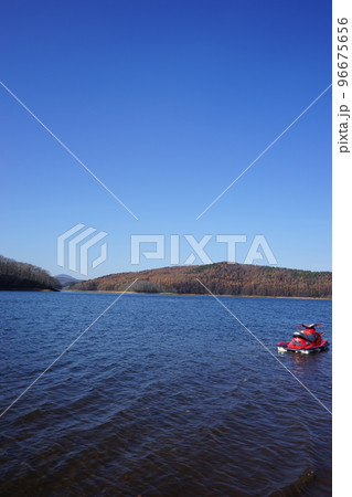 秋の岩洞湖 秋の岩洞湖 96675656