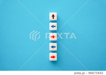 Disunity in the team. Arrows in different directions. Low morale, not following the leader. Lack of coordination, low discipline. Multipolarity in the group. They cannot come to an agreement. 96675692