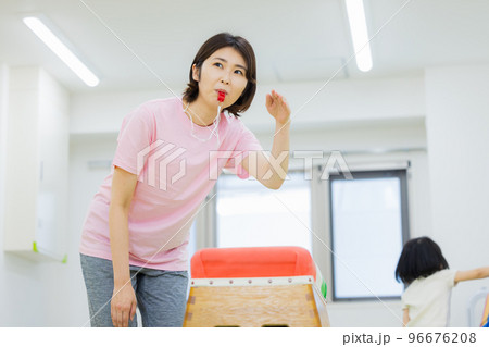 スポーツ教室 跳び箱 スポーツ教室 跳び箱 96676208